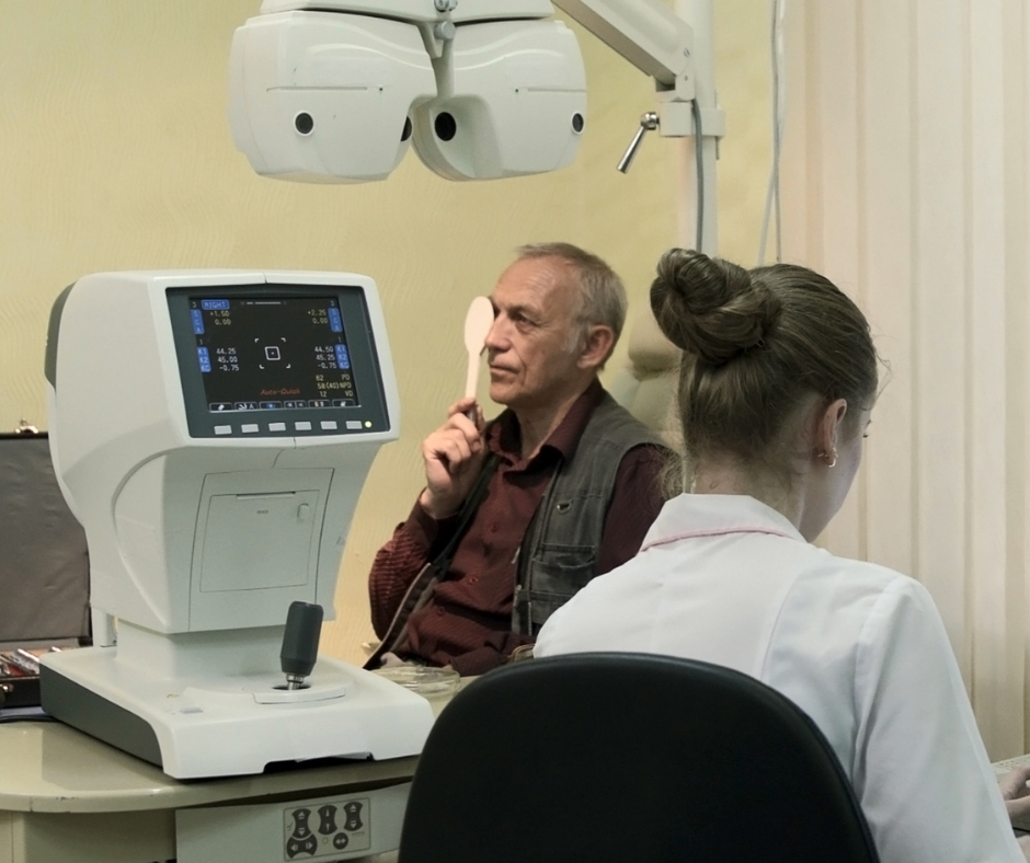 Picture of a man getting an eye test to illustrate DSE assessment article